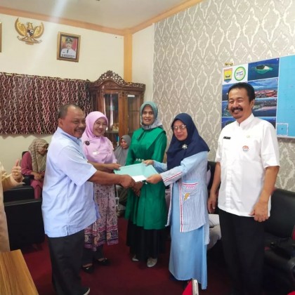 Pelaksanaan penyerahan bantuan pinjaman *perdana* Grameen Bank