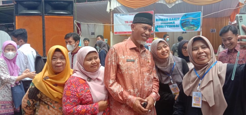 KUNJUNGAN GUBERNUR SUMATERA BARAT KE JOB FAIR SUMBAR 2023